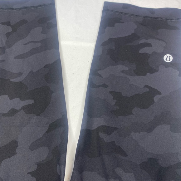 NWT Lululemon Swift Speed Crop HR 21” - Picture 8 of 13